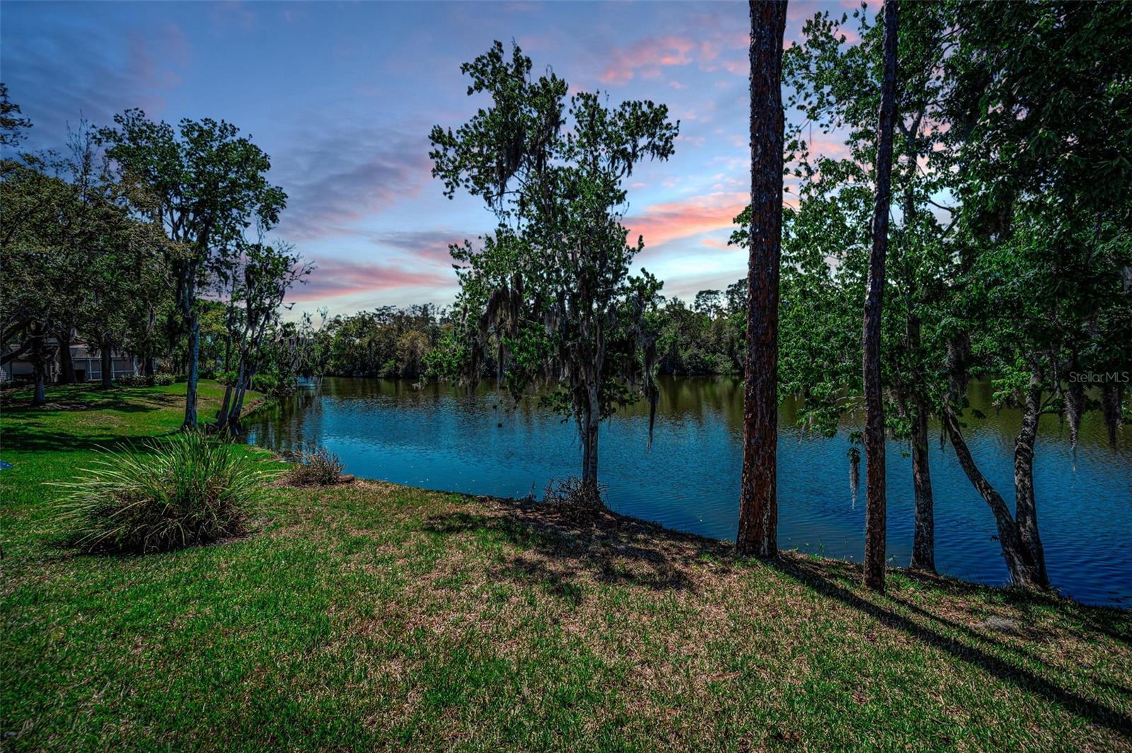 Image 5 of 93 For 1418 Woodstream Drive