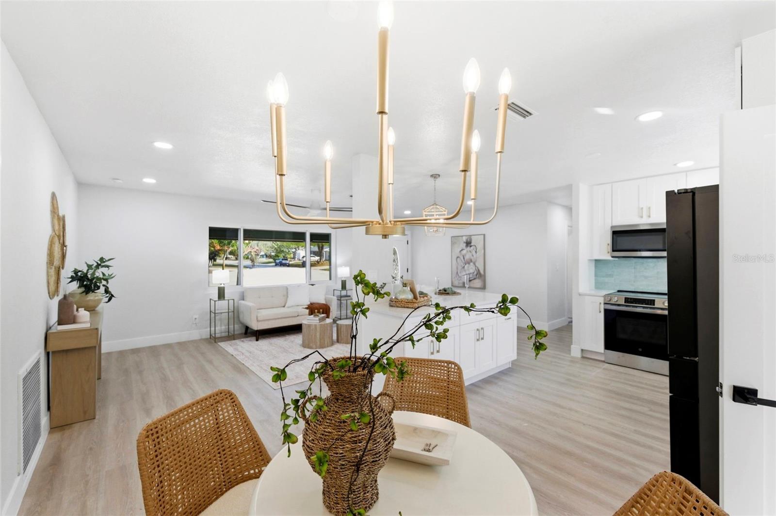 Image 11 of 51 For 5220 27th Avenue N