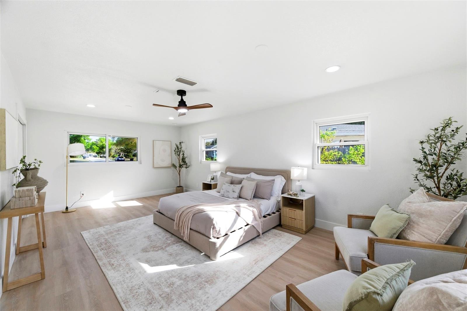 Image 14 of 51 For 5220 27th Avenue N