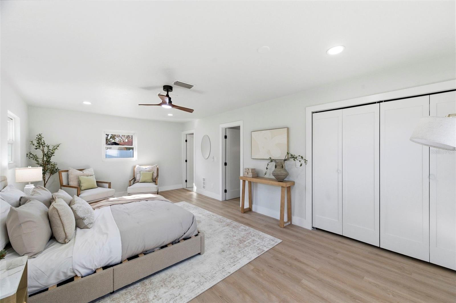 Image 17 of 51 For 5220 27th Avenue N