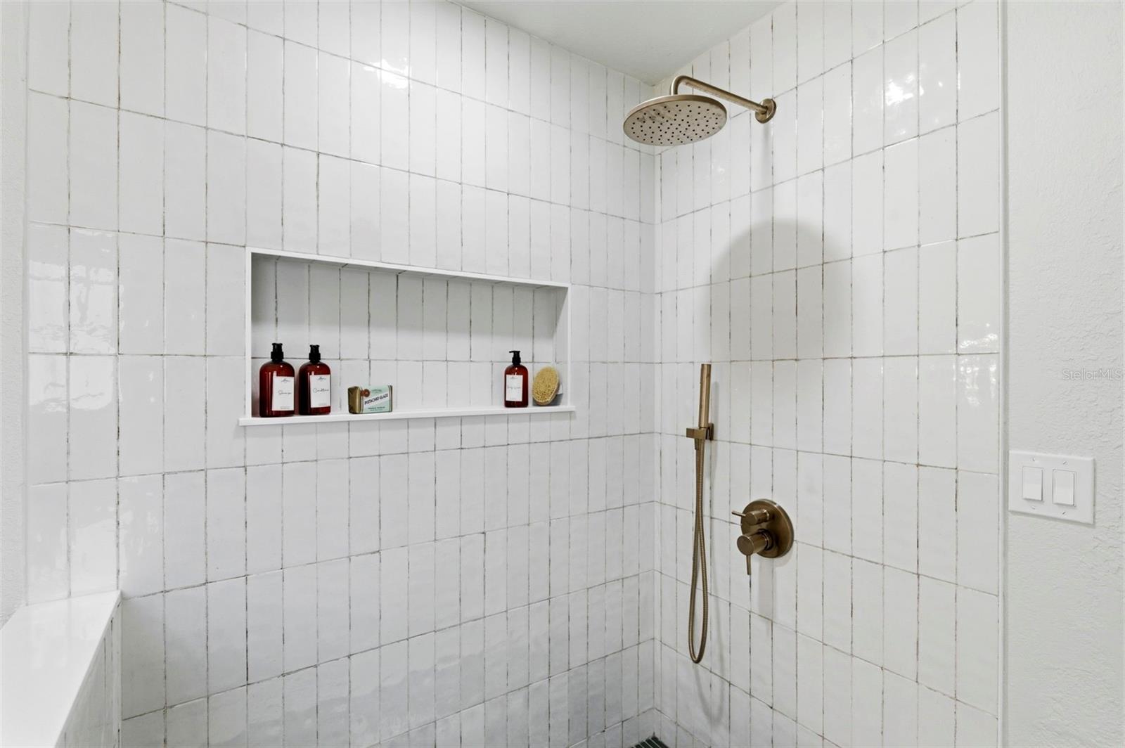 Image 20 of 51 For 5220 27th Avenue N