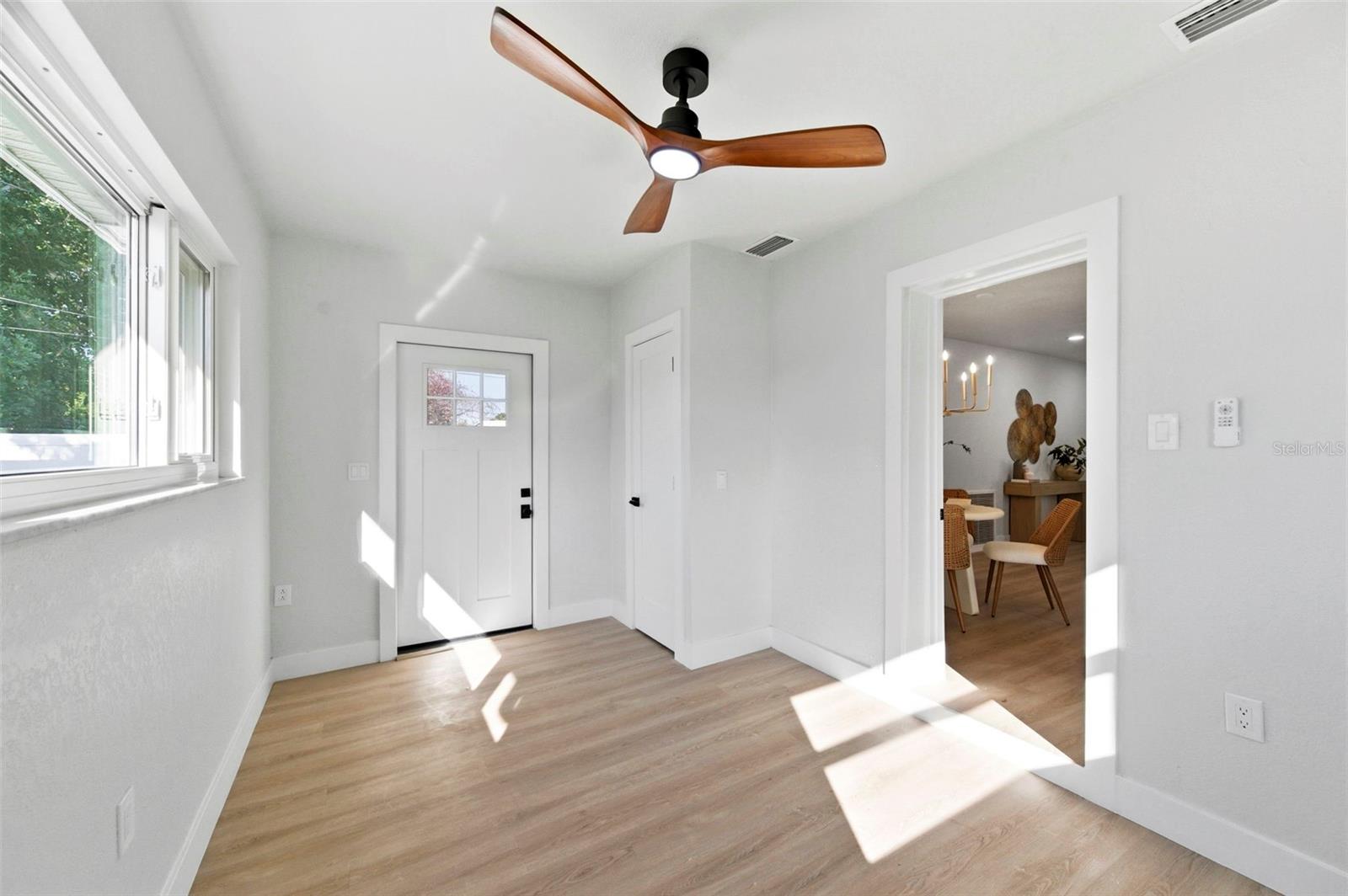 Image 26 of 51 For 5220 27th Avenue N