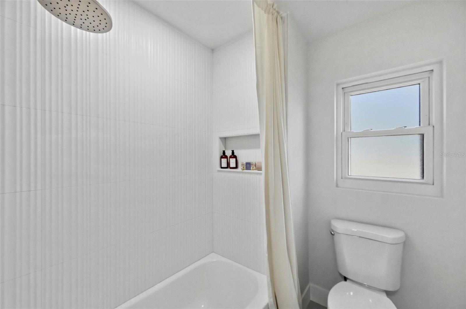 Image 30 of 51 For 5220 27th Avenue N