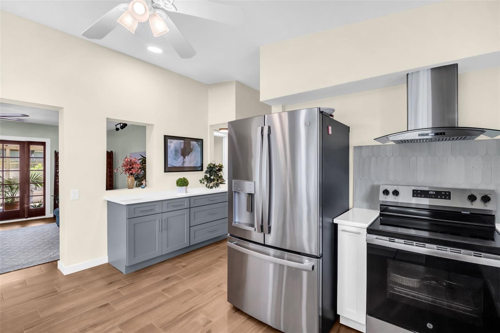 Listing photo id 10 for 1884 San Mateo Drive