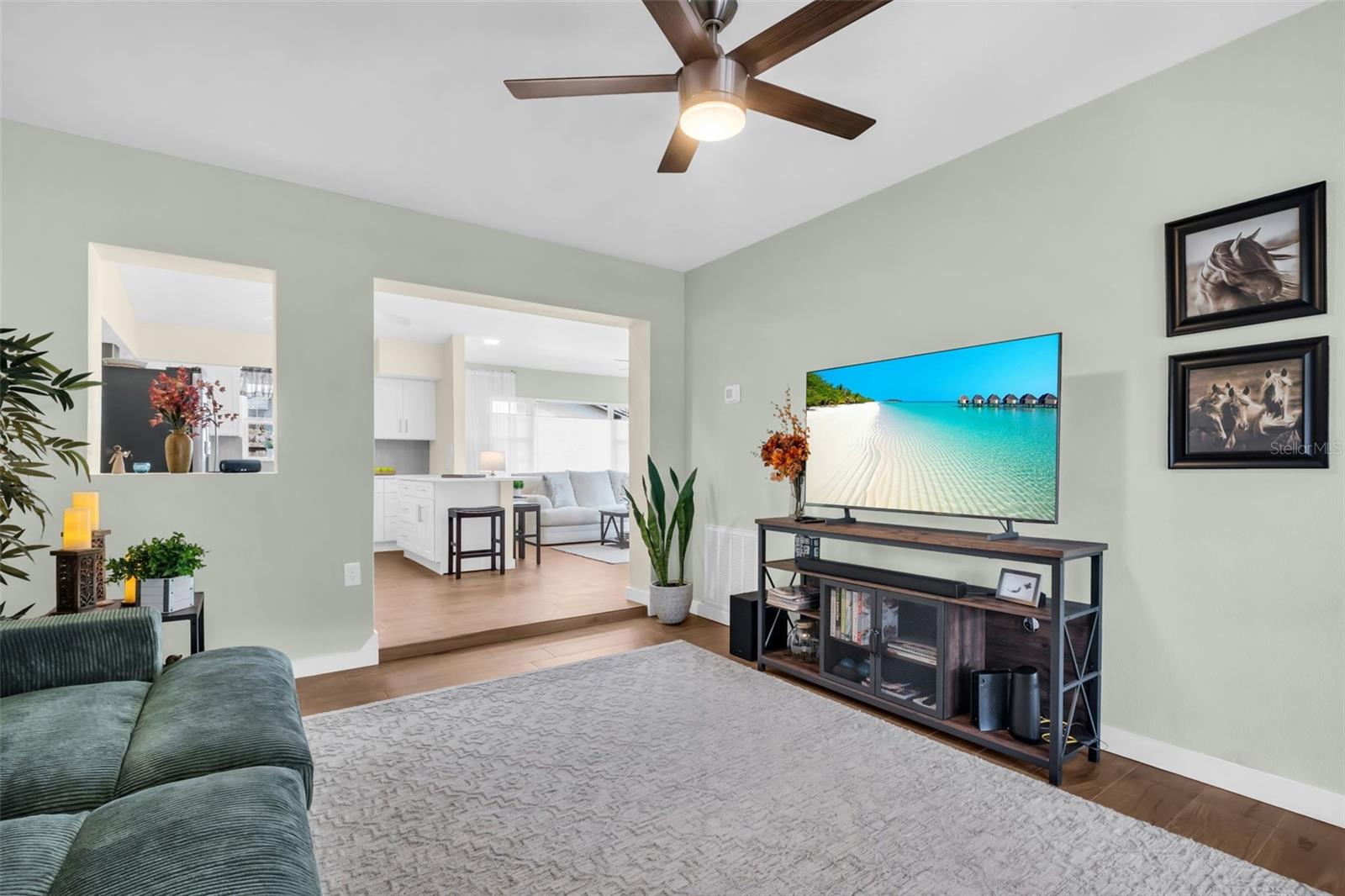 Listing photo id 12 for 1884 San Mateo Drive