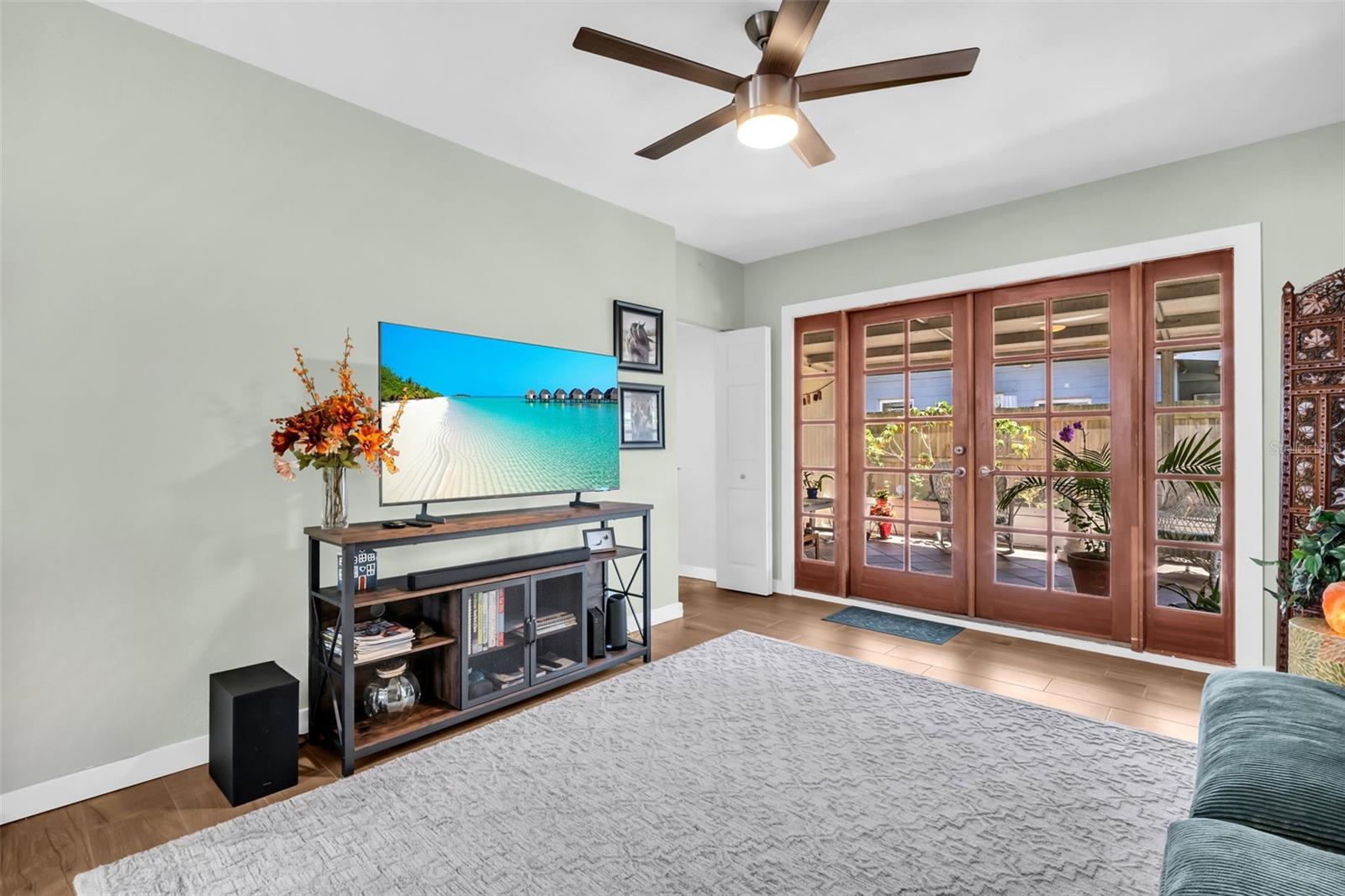 Listing photo id 13 for 1884 San Mateo Drive