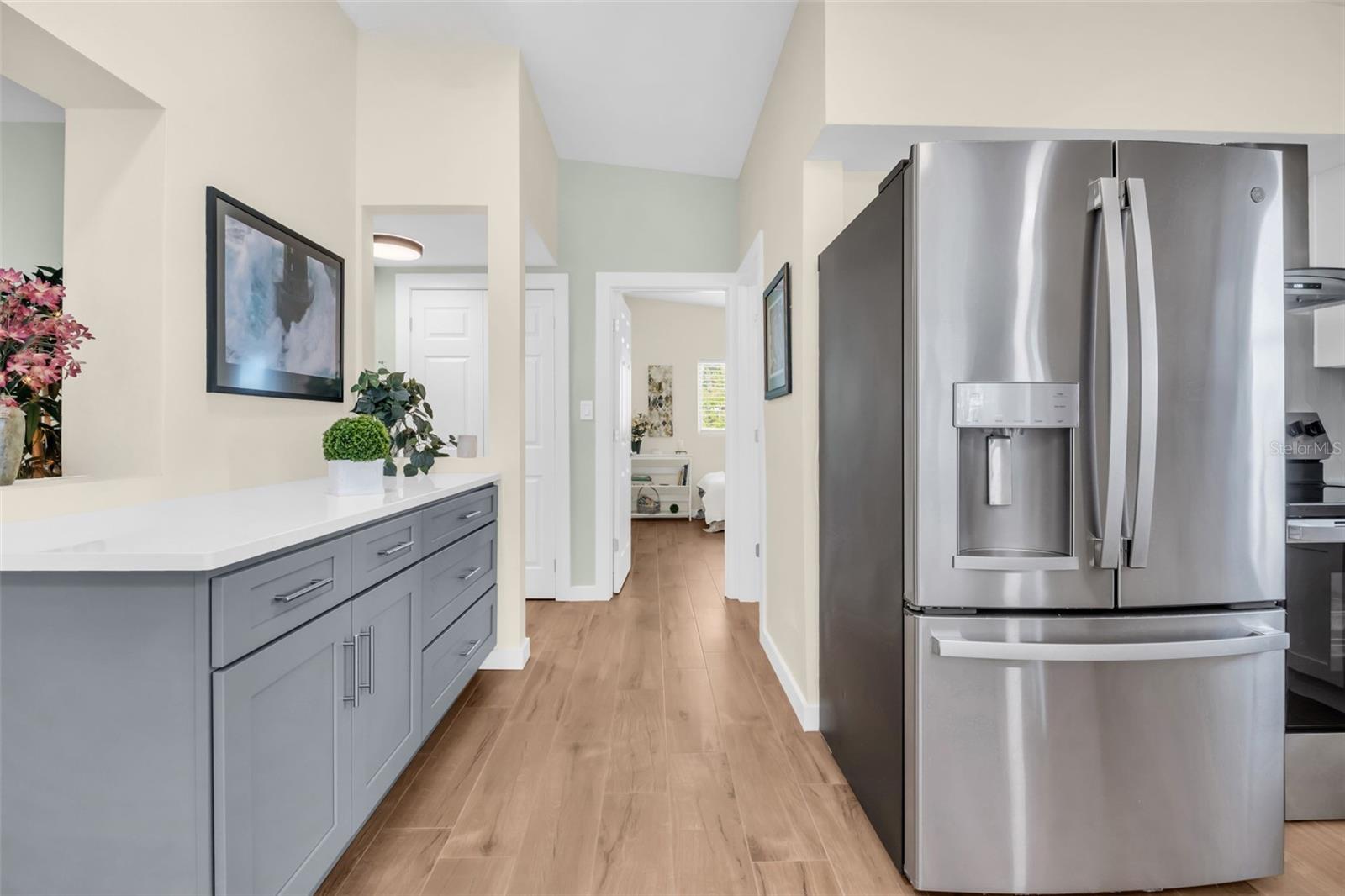 Listing photo id 16 for 1884 San Mateo Drive