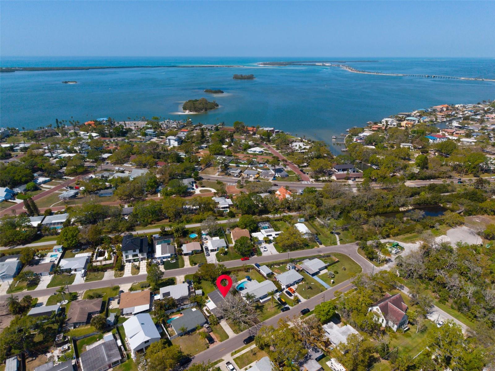 Listing photo id 1 for 1884 San Mateo Drive