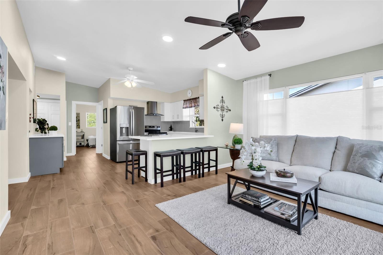 Listing photo id 4 for 1884 San Mateo Drive