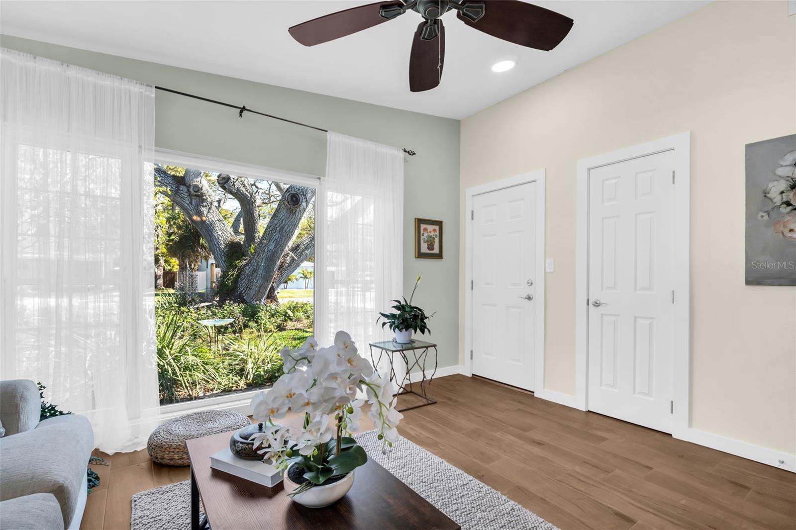 Listing photo id 6 for 1884 San Mateo Drive