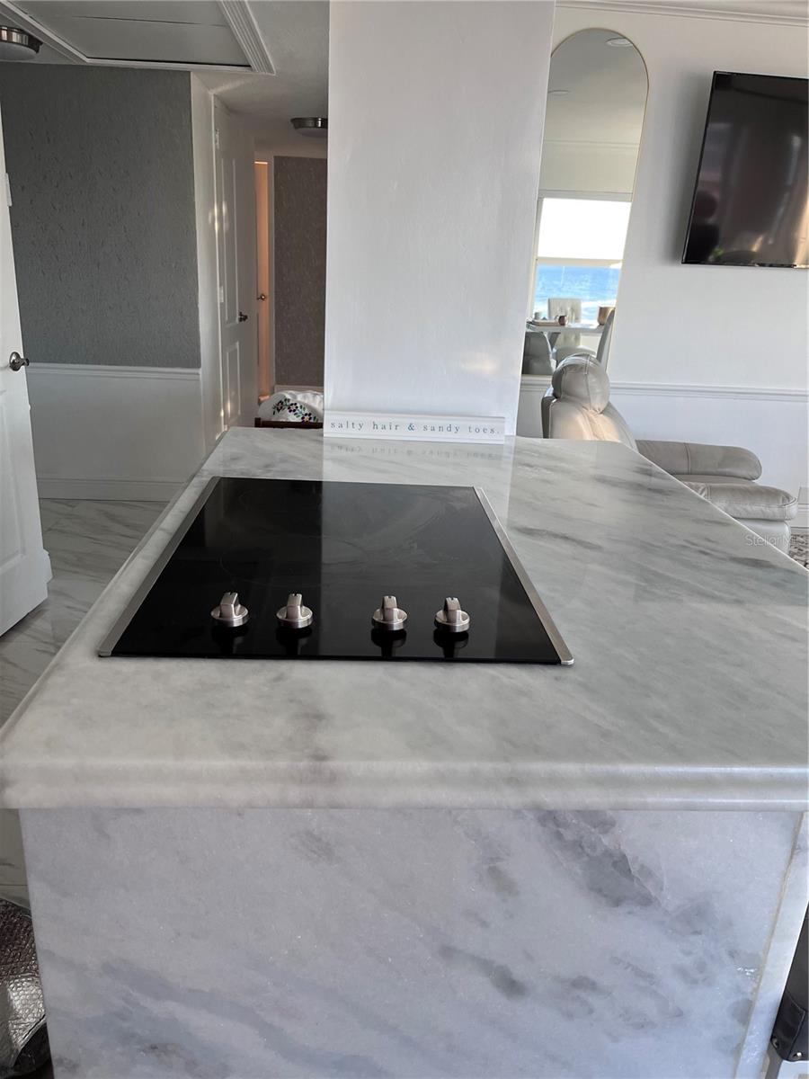 Image 12 of 12 For 880 Mandalay Avenue S302