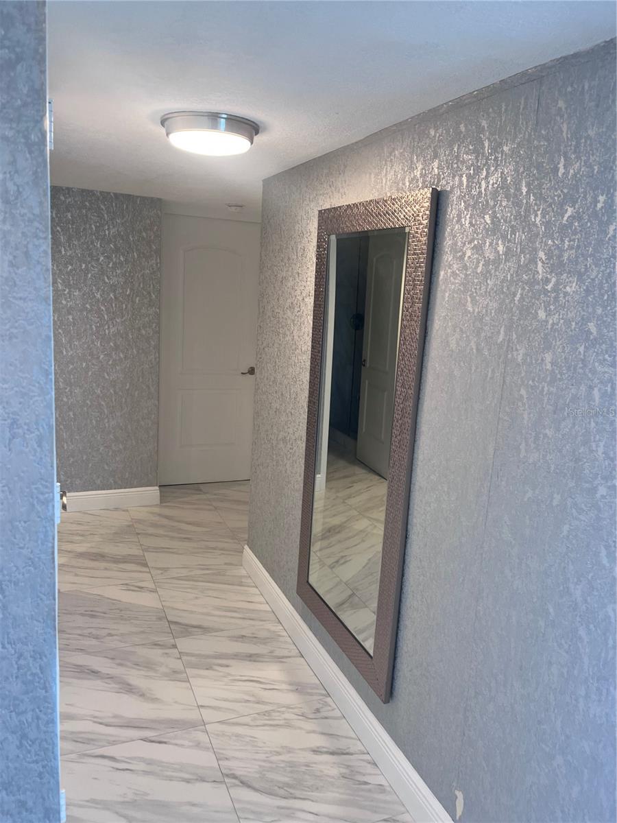 Image 7 of 12 For 880 Mandalay Avenue S302