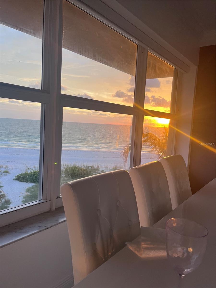 Image 8 of 12 For 880 Mandalay Avenue S302