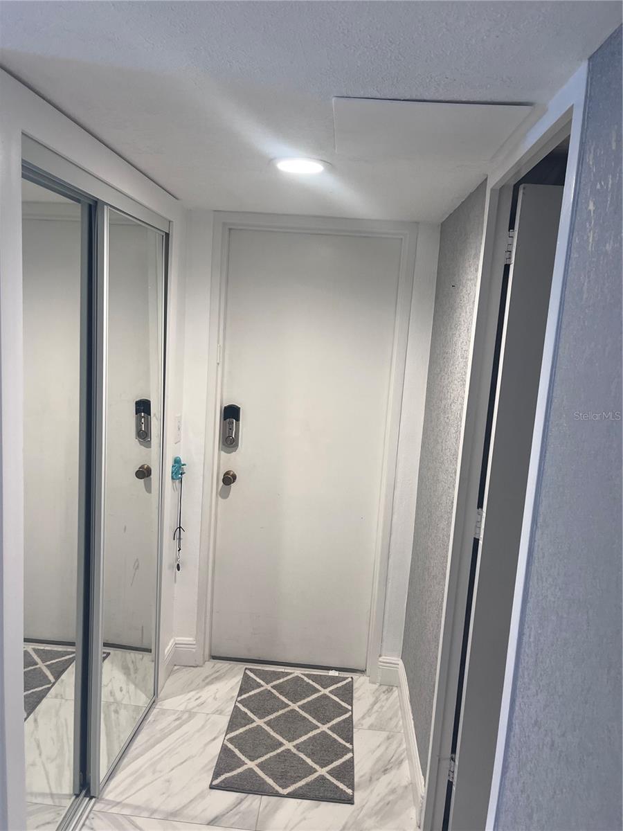 Image 9 of 12 For 880 Mandalay Avenue S302