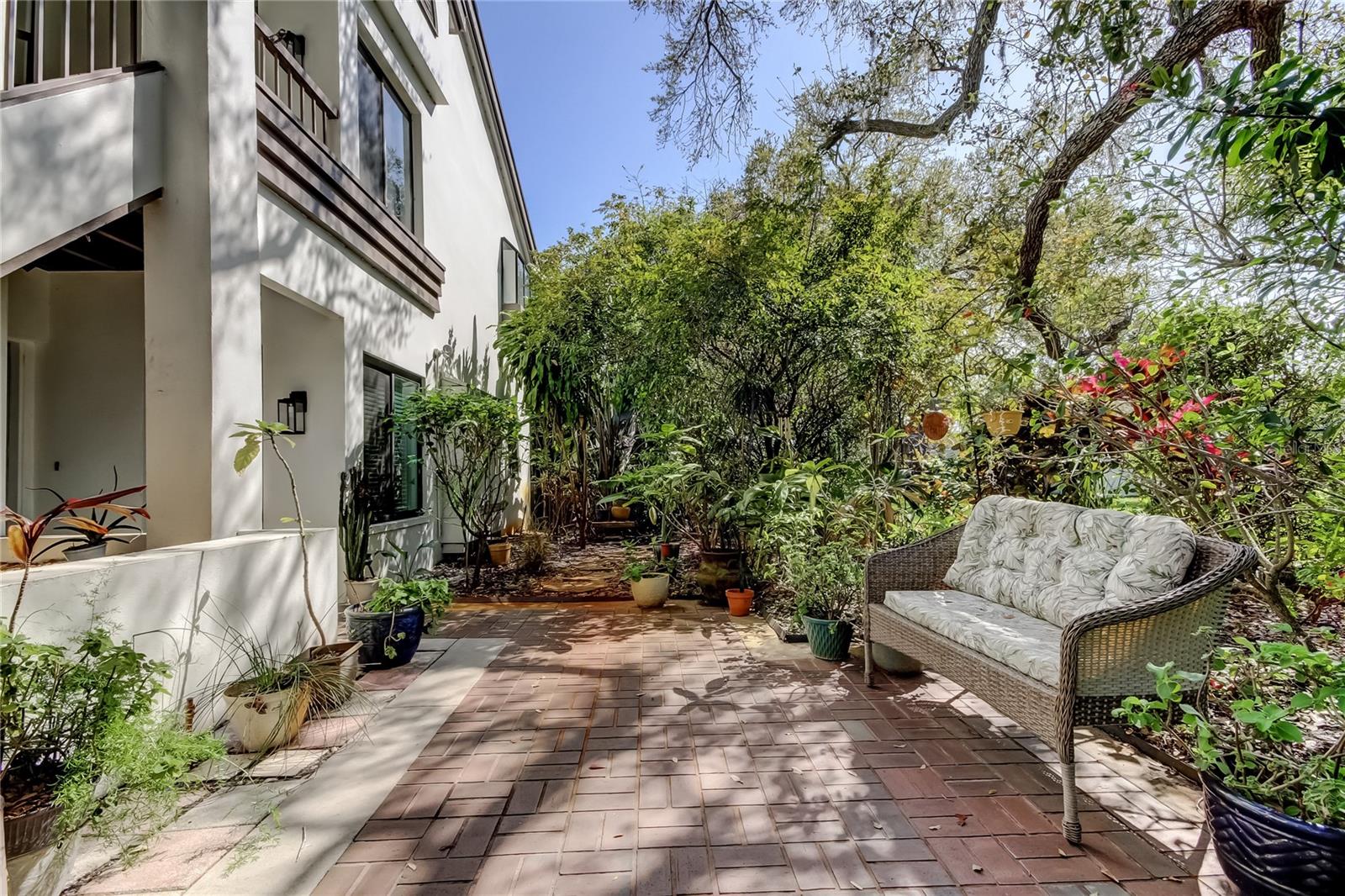 Image 39 of 44 For 1858 Lake Cypress Drive 202