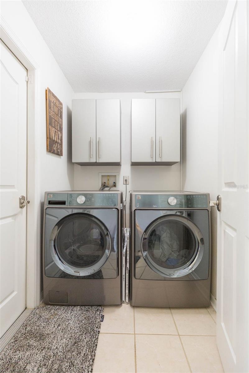 Image 22 of 62 For 876 Addison Drive Ne