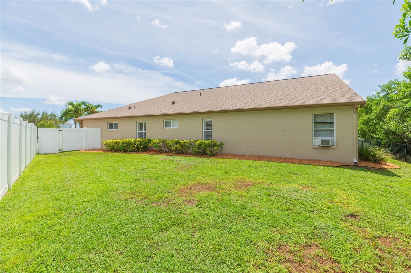 Image 46 of 62 For 876 Addison Drive Ne