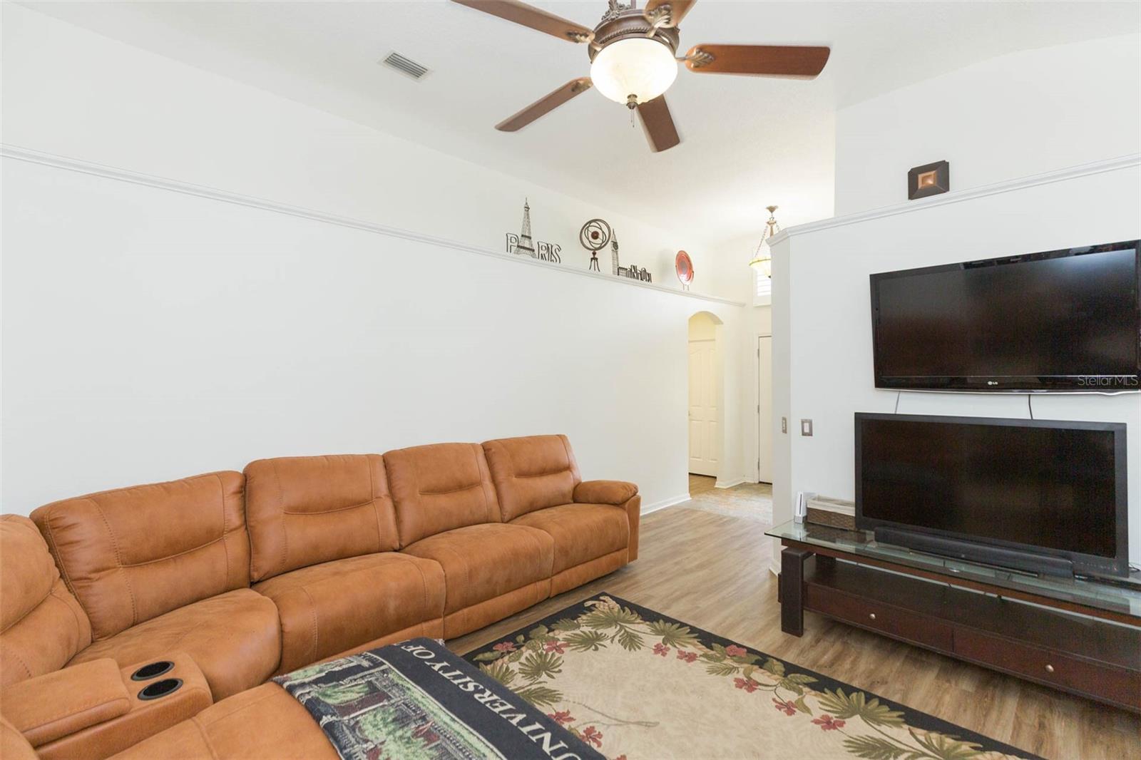 Image 8 of 62 For 876 Addison Drive Ne