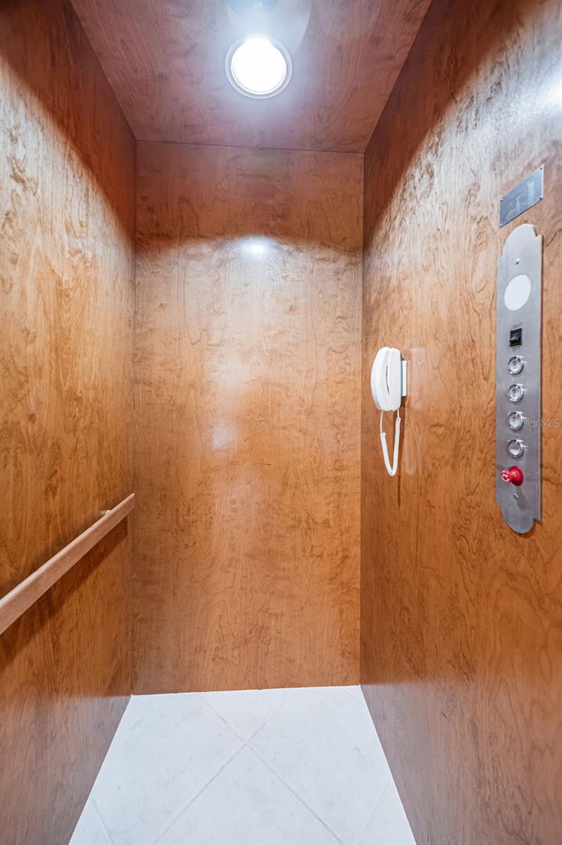 Image 9 of 77 For 3500 Maritana Drive 3