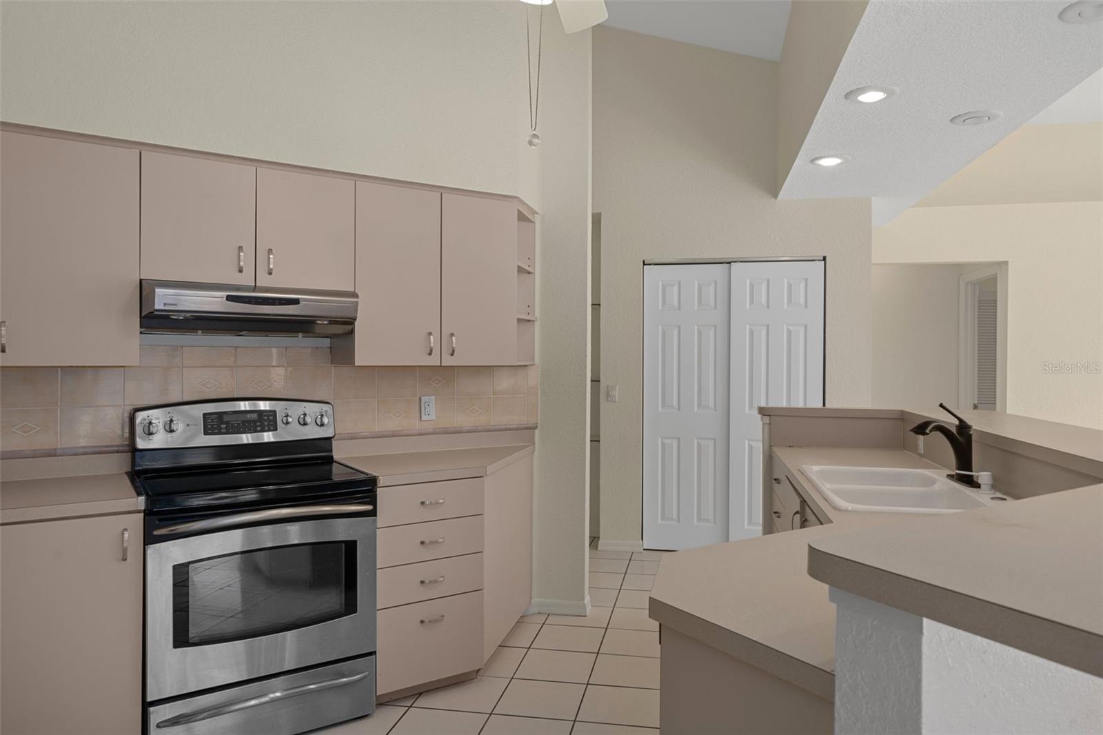 Image 19 of 60 For 3185 Ulman Avenue