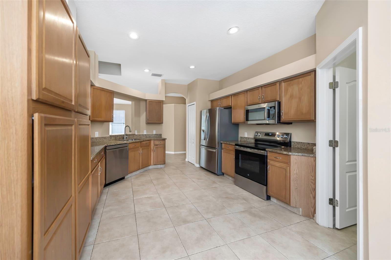 Image 14 of 67 For 7754 Stoneleigh Drive