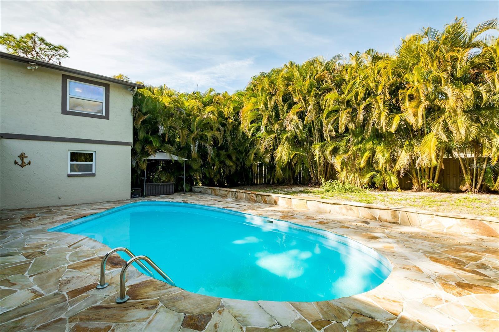 Image 10 of 36 For 1647 Hobbit Road