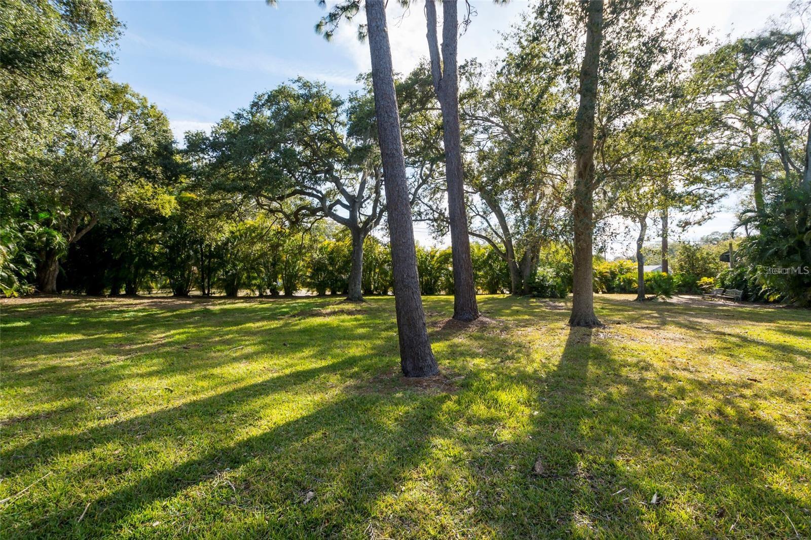 Image 2 of 36 For 1647 Hobbit Road