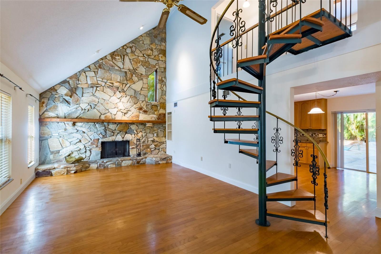 Image 33 of 36 For 1647 Hobbit Road