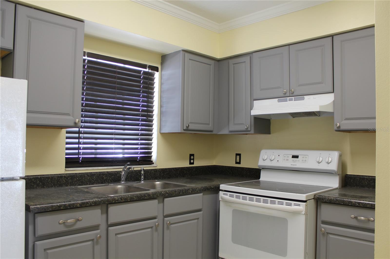 Image 6 of 25 For 3607 Idlewild Avenue 302