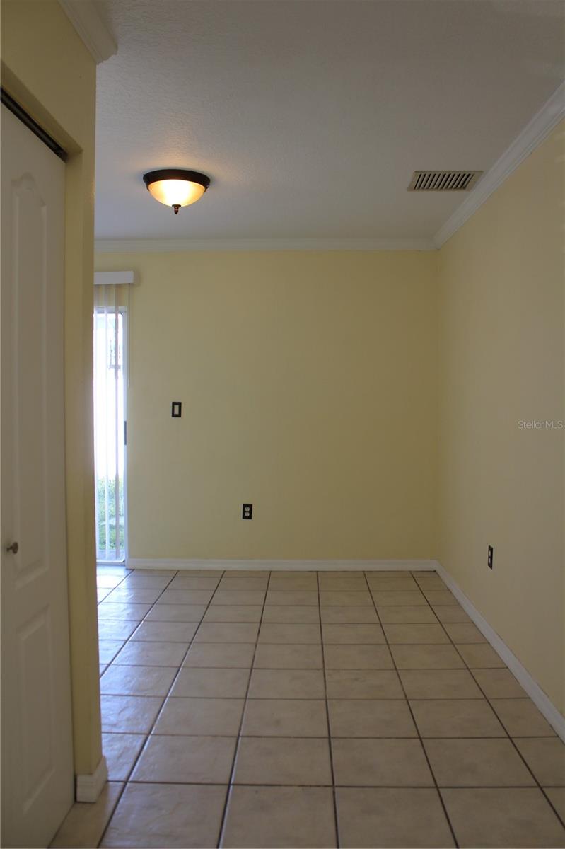 Image 8 of 25 For 3607 Idlewild Avenue 302