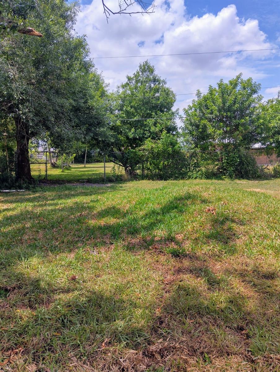 Image 10 of 11 For 1221 Carnahan Avenue