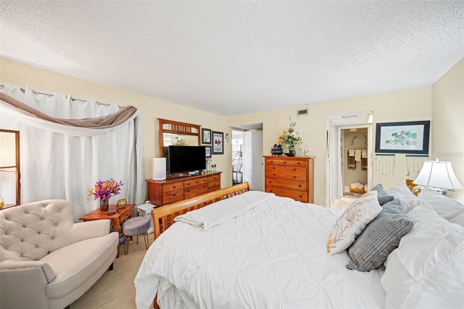 Image 25 of 32 For 303 Martha Lane 303