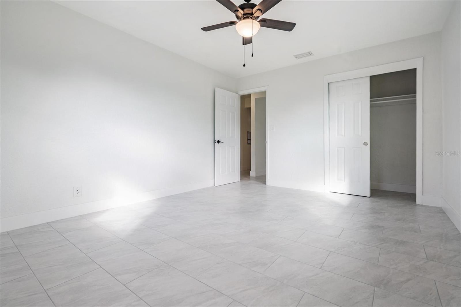 Image 13 of 36 For 6472 113 Street