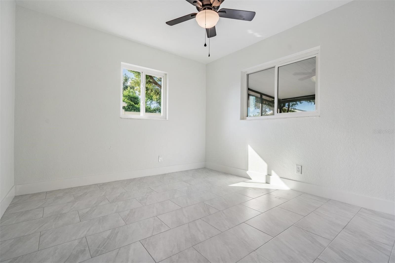 Image 14 of 36 For 6472 113 Street