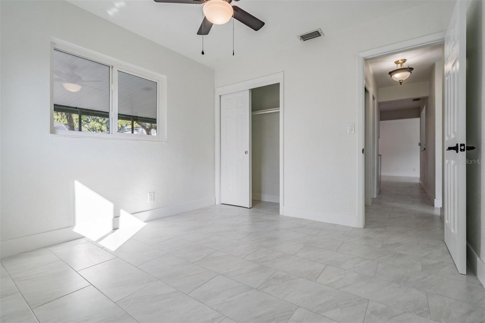 Image 15 of 36 For 6472 113 Street