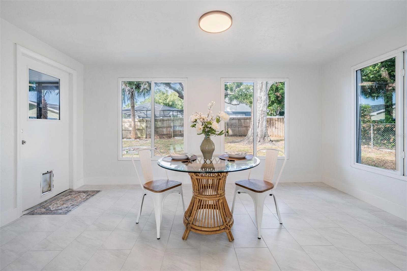 Image 30 of 36 For 6472 113 Street