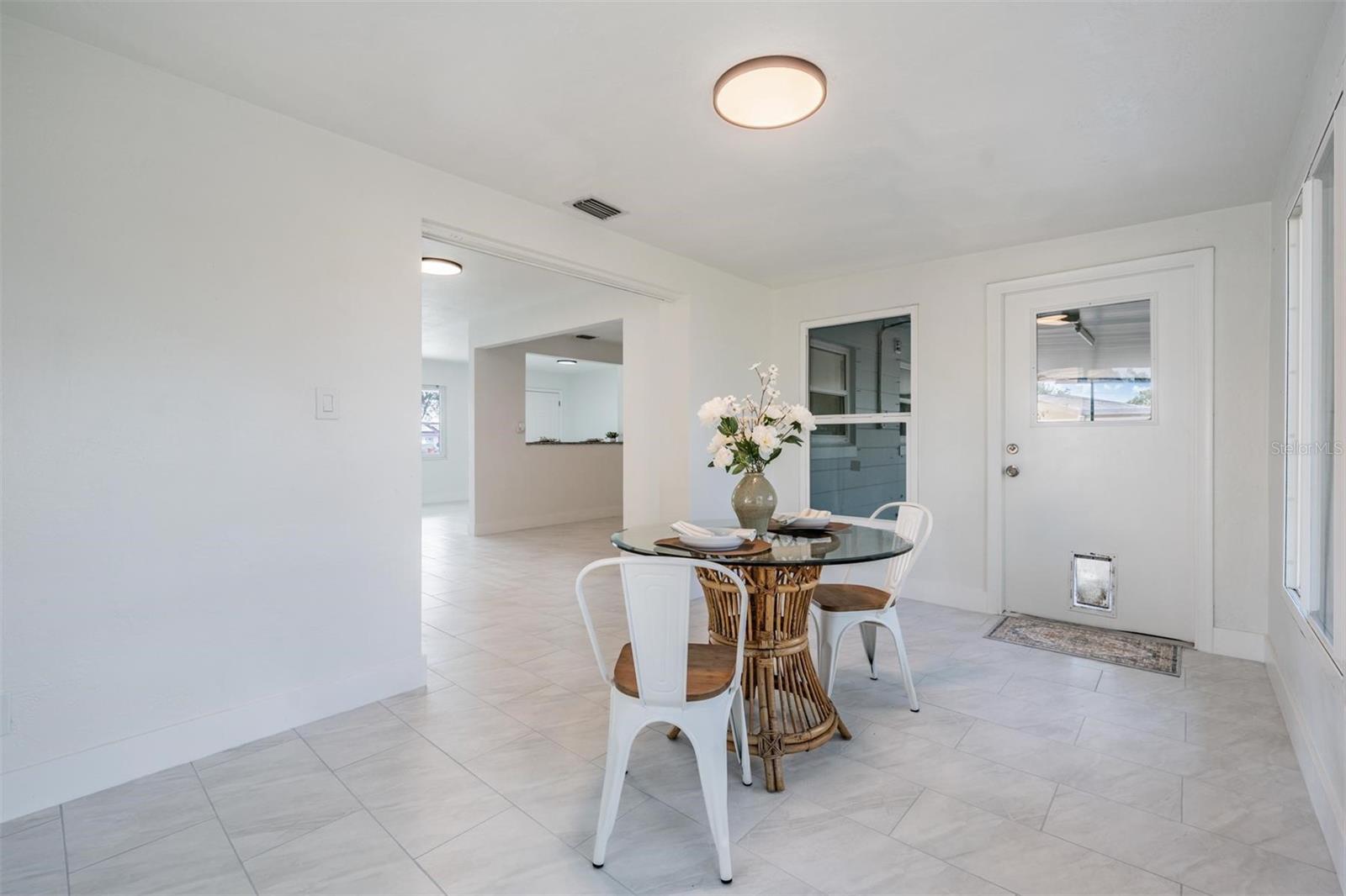 Image 31 of 36 For 6472 113 Street