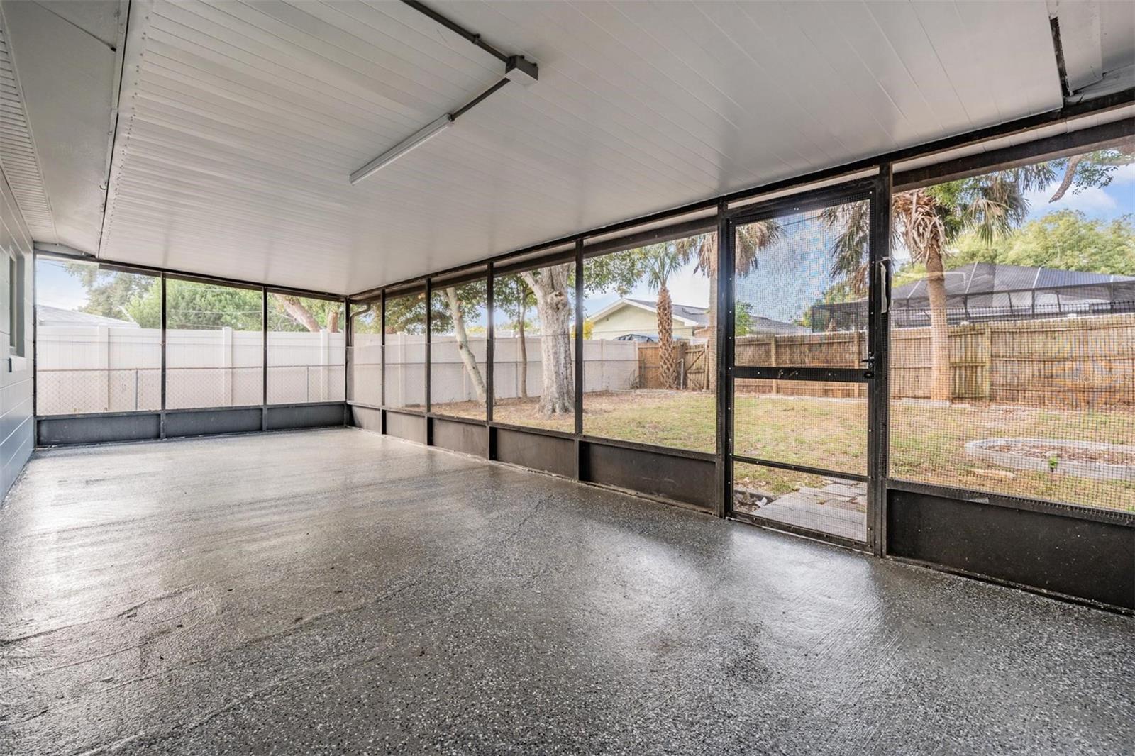 Image 32 of 36 For 6472 113 Street