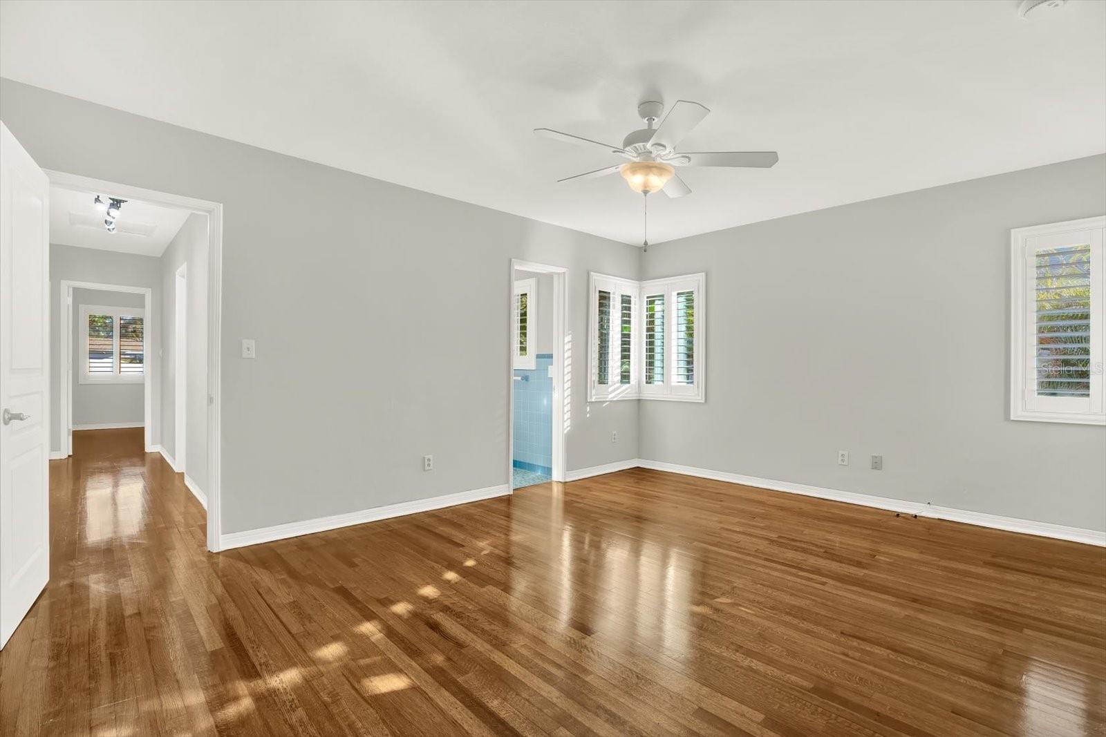 Image 17 of 29 For 423 48th Street N