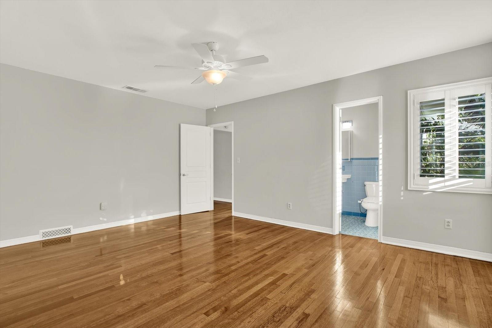 Image 18 of 29 For 423 48th Street N