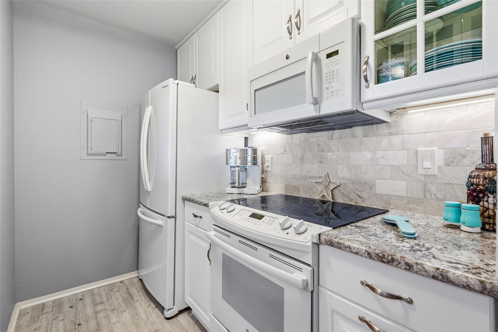 Image 11 of 42 For 1400 Gandy Boulevard N 113