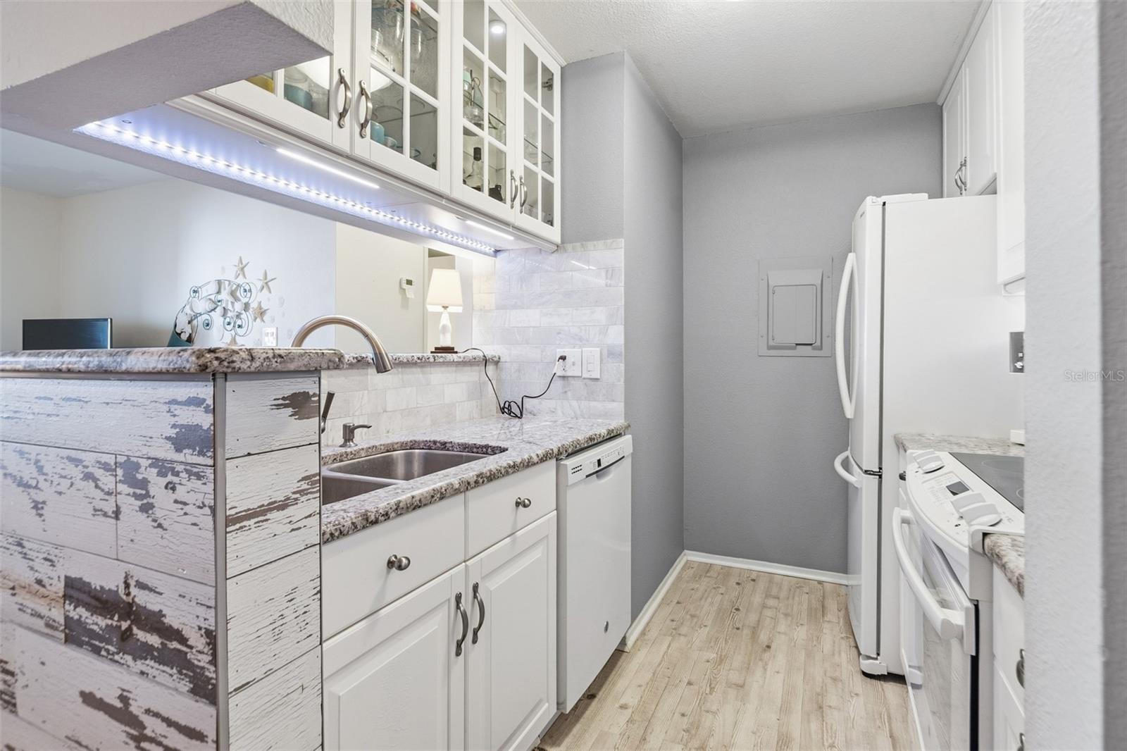 Image 13 of 42 For 1400 Gandy Boulevard N 113