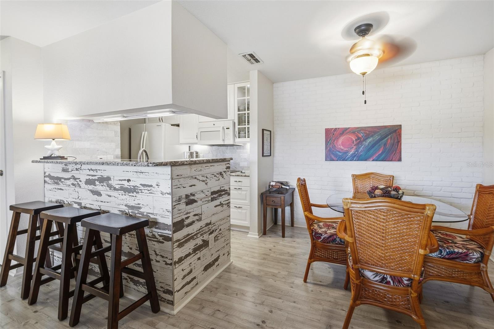 Image 3 of 42 For 1400 Gandy Boulevard N 113