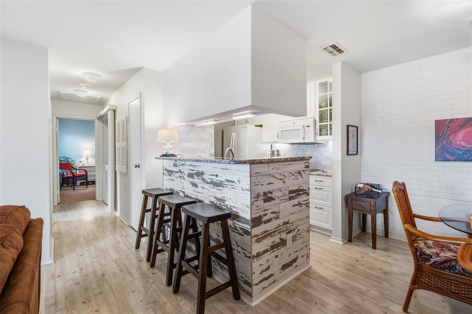 Image 4 of 42 For 1400 Gandy Boulevard N 113