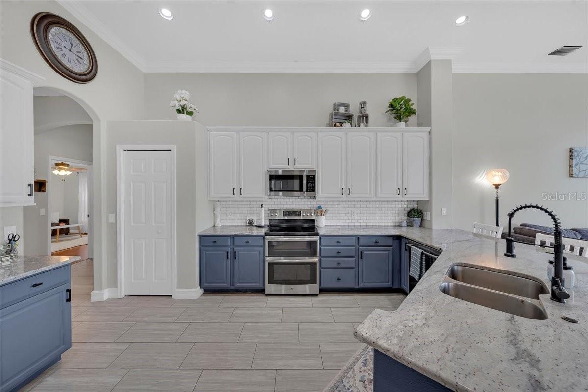 Image 13 of 49 For 3301 Cypress Landing Drive