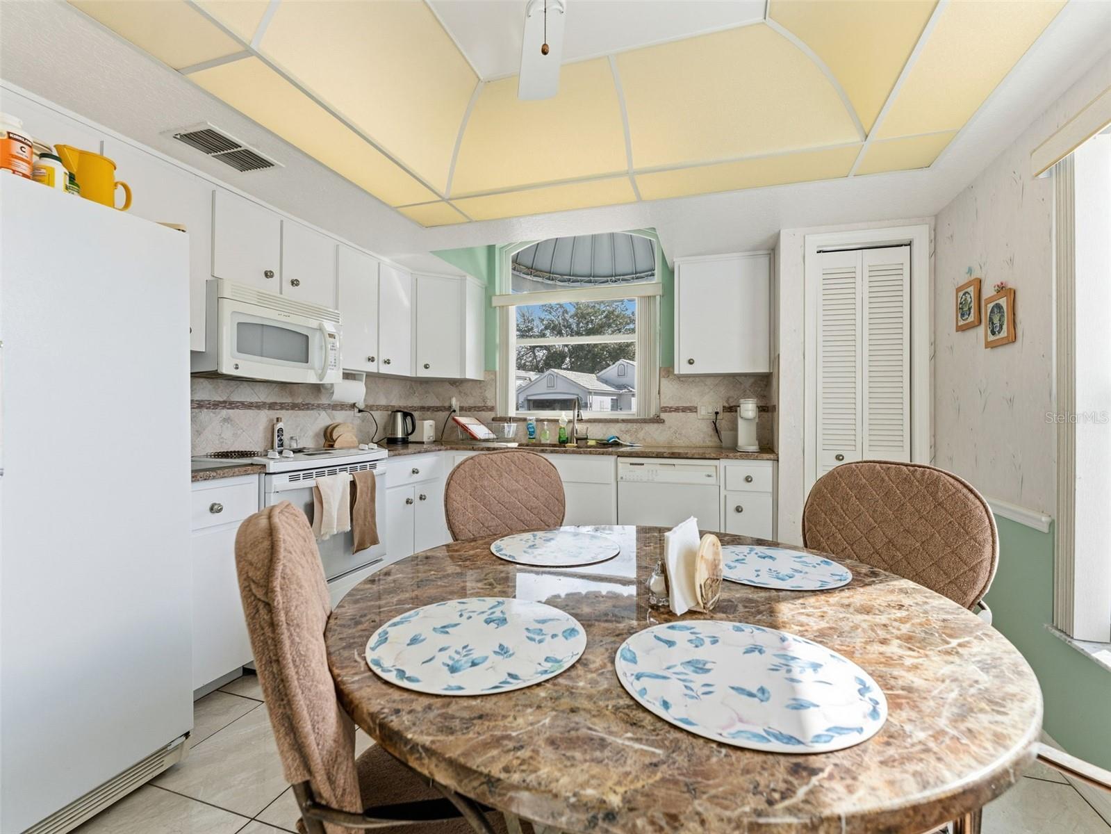 Image 11 of 26 For 1007 La Bamba Court