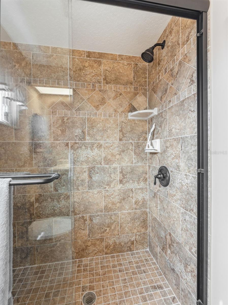 Image 21 of 26 For 1007 La Bamba Court