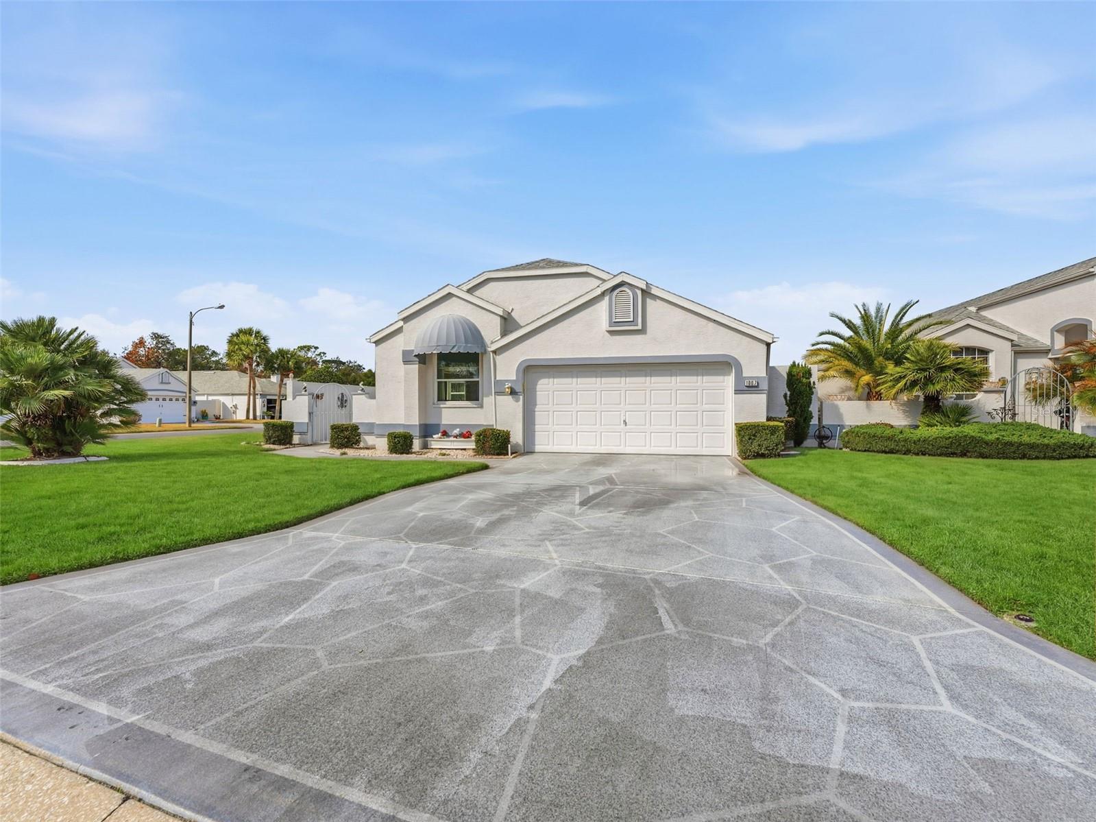 Image 3 of 26 For 1007 La Bamba Court