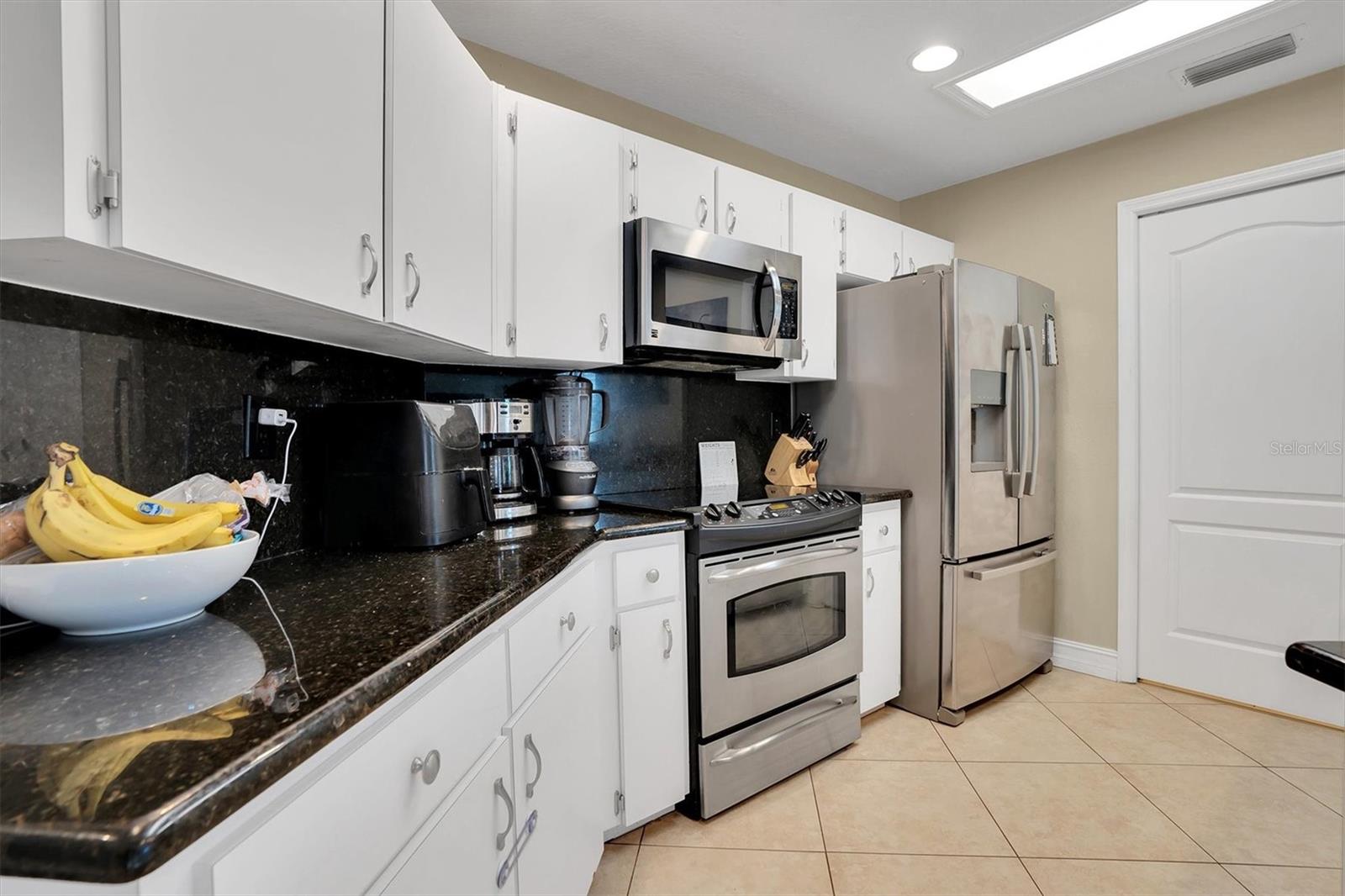 Image 10 of 42 For 906 Landmark Circle S