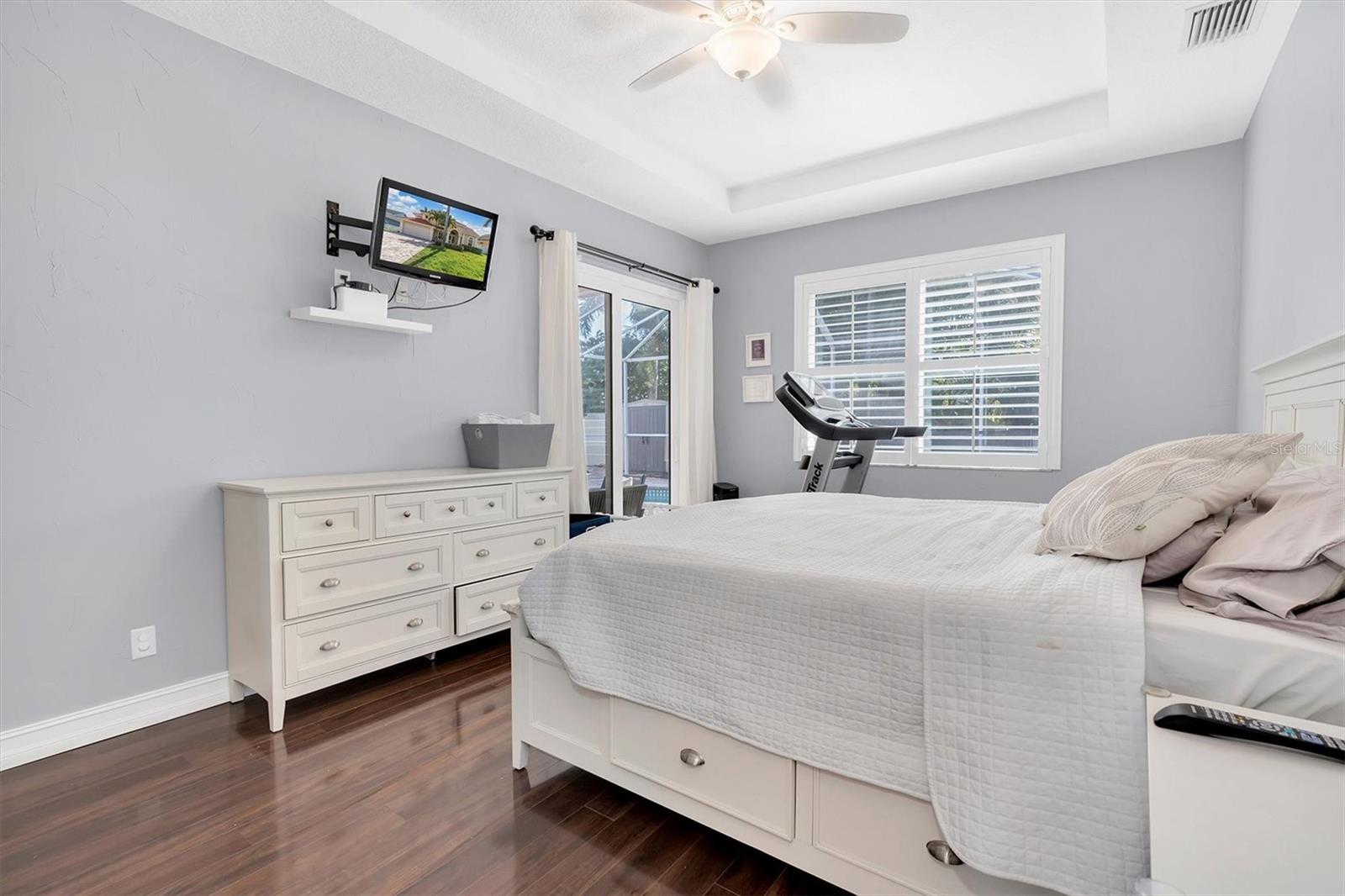 Image 19 of 42 For 906 Landmark Circle S